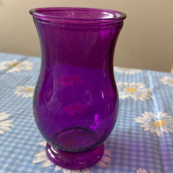 EUC~Vintage 7 Inch Elegant Purple Decorative Floral Glass Vase - Picture 6 of 7